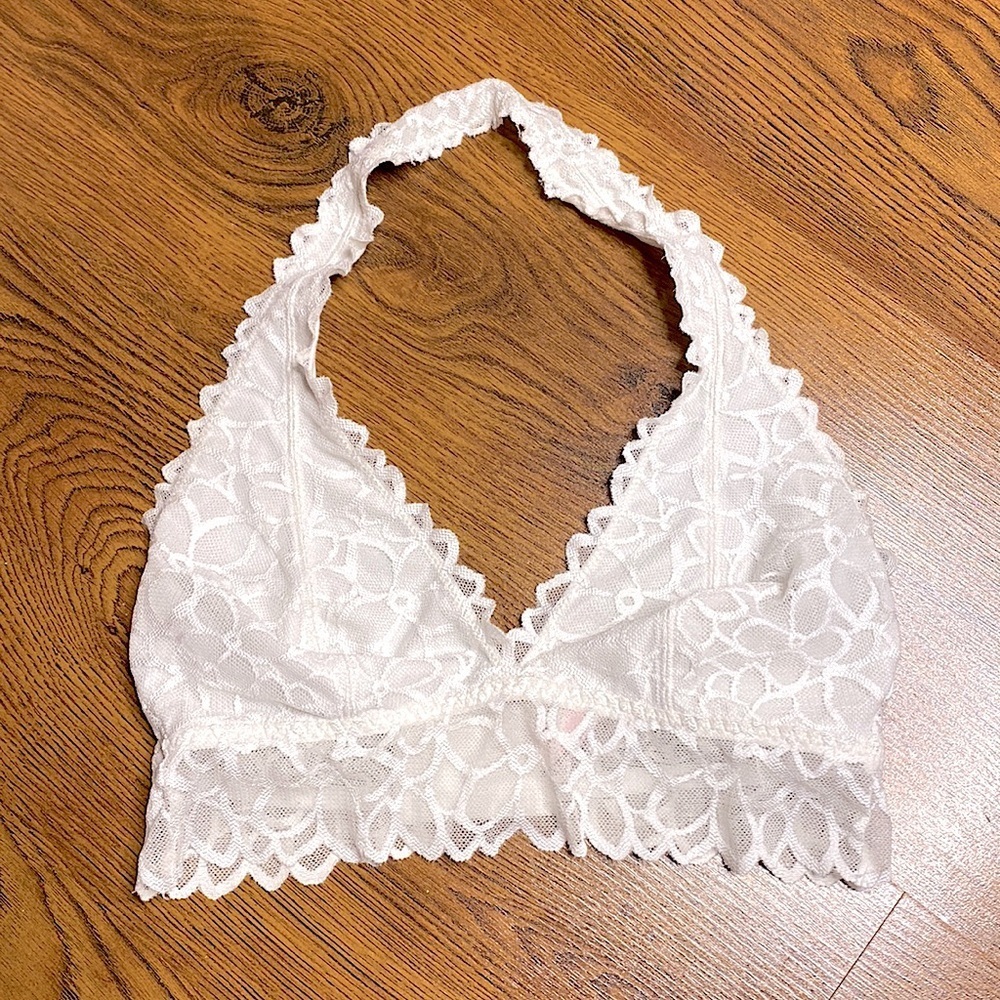 🌹 Pink by VS 🌹 White Lace Halter Bralette Victoria’s Secret